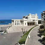 - Terrasse & Piscine Biarritz