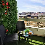 - Terrasse & Piscine Lejlighed *