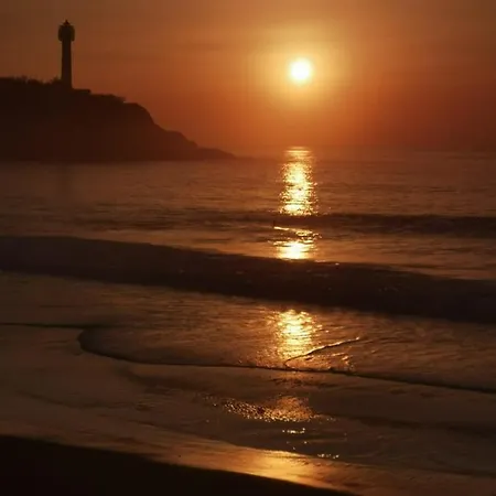 Plage, Piscine, Terrasse, Vue Ville, Coeur De Biarritz Pour Vacances Ou Teletravail